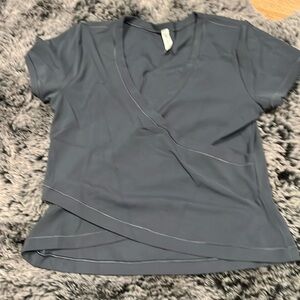 Athleta cropped crossover top